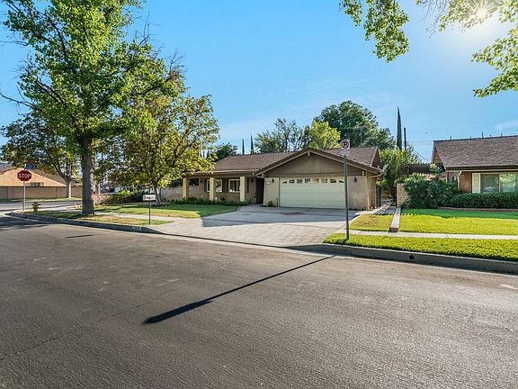 2nd image of 7631 Vicky Ave