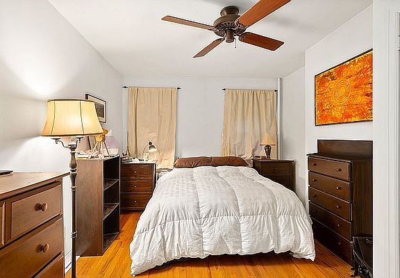 3rd image of 496 13th St #1