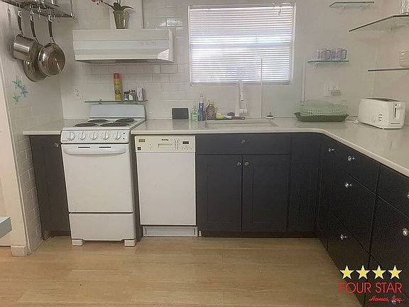 2nd image of 3427 Canoga Dr