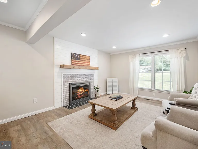 6 Roseville Ct — Photo 15