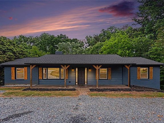 3rd image of 3927 Beacon Dr