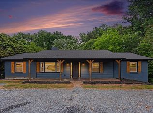 3927 Beacon Dr, Winston Salem, NC 27106
