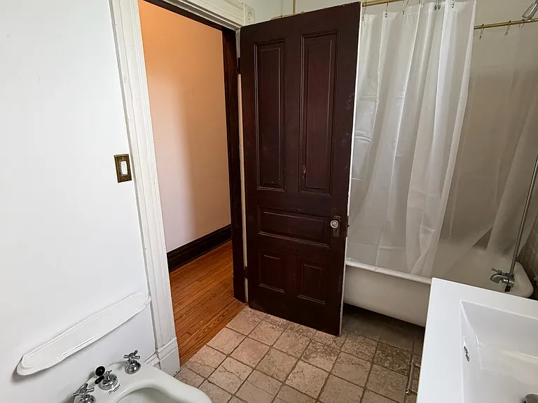 2314 Louisiana Ave #2F — Photo 14