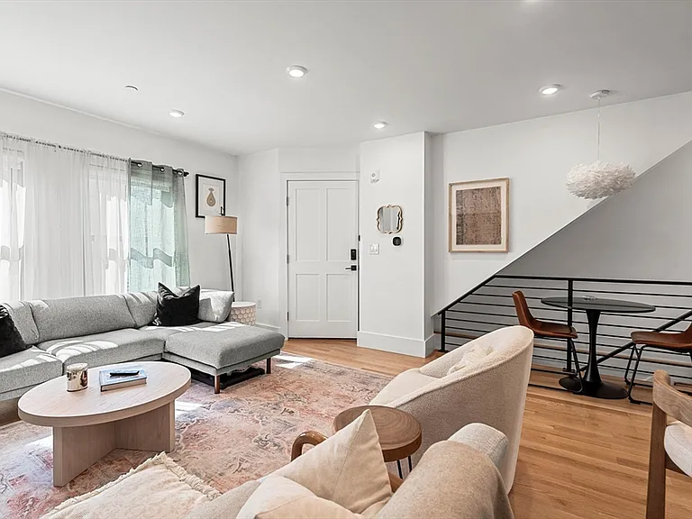 4 Everett Pl #1 — Photo 10