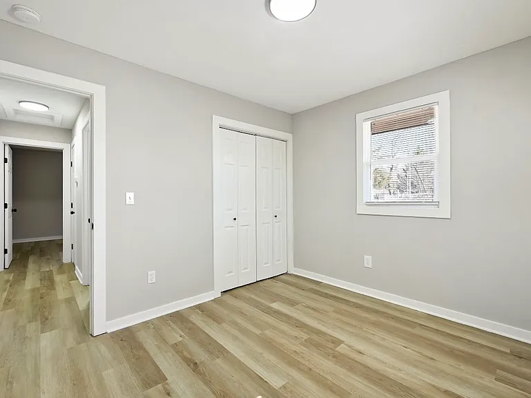 719 E College St #A — Photo 7