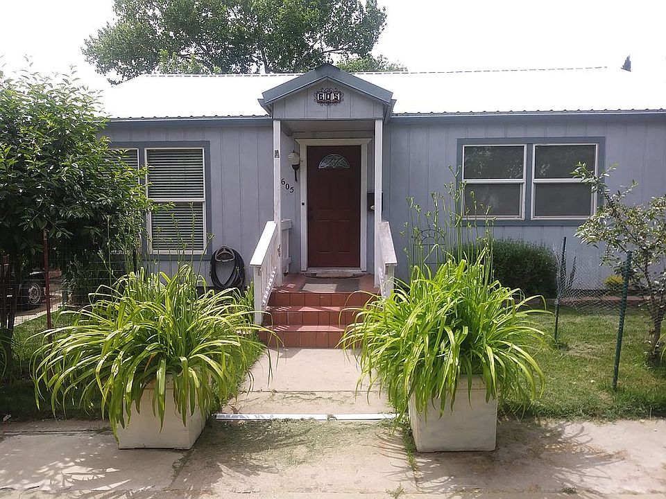 1st image of 605 Klamath St