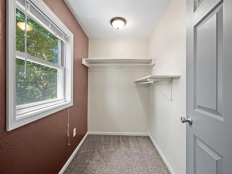 38 Pasadena St — Photo 16