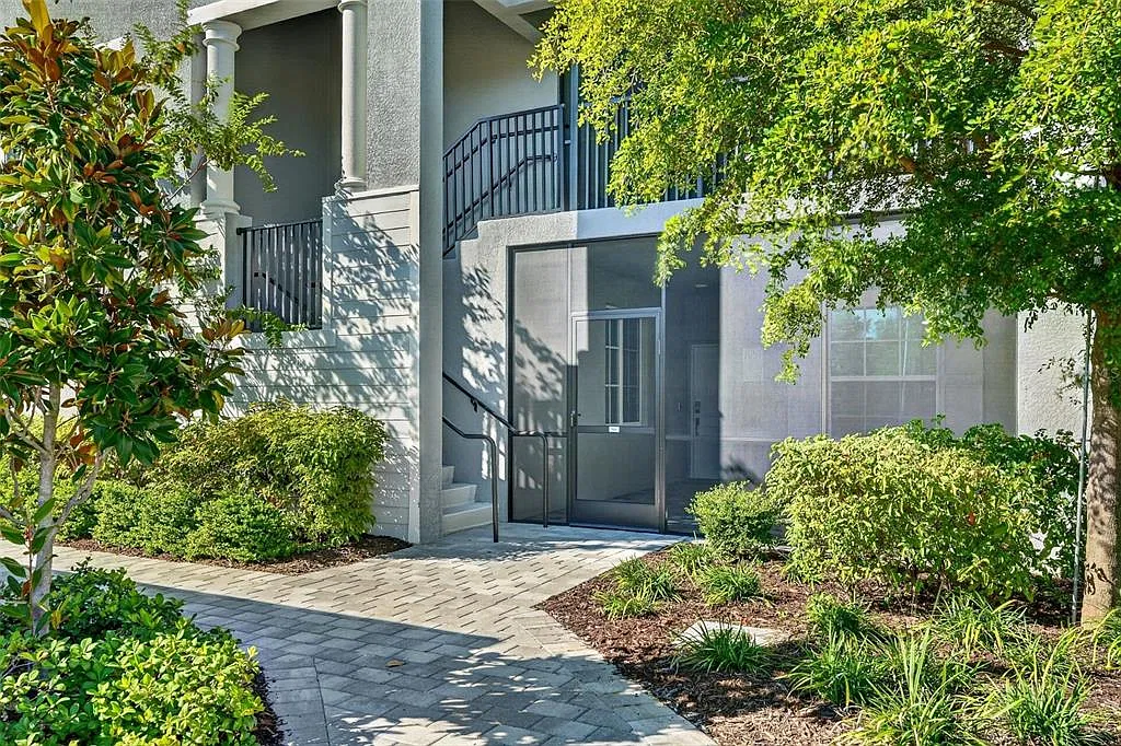 2 bed, 2.0 bath, 1355 sqft, $2,000 — Photo 3