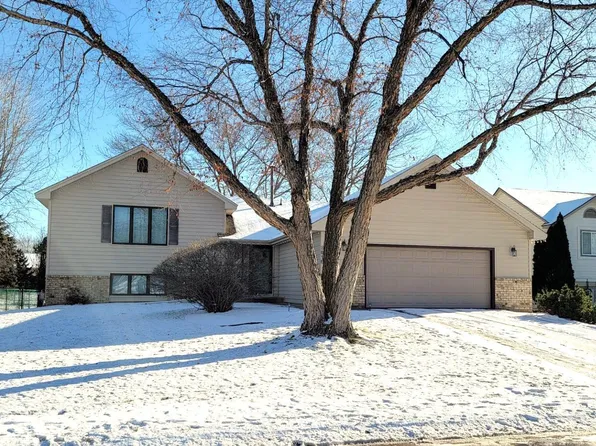 8818 Loch Lomond Blvd, Minneapolis, MN 55443