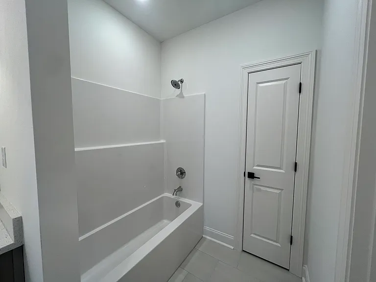 512 Rosewood Ln — Photo 11