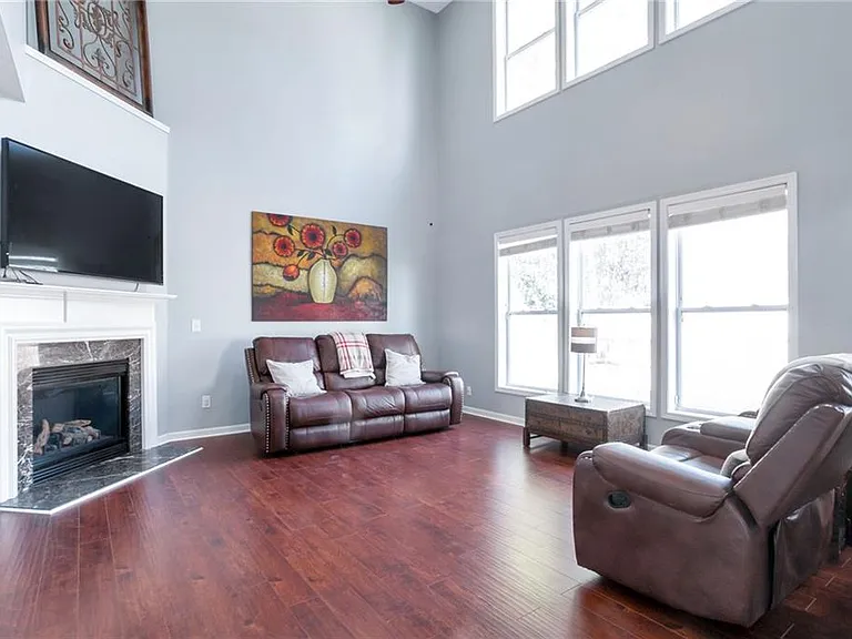 1565 Hedington Cir — Photo 5