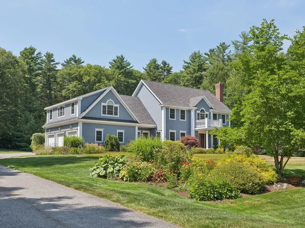 35 Paddock Way, Falmouth, ME 04105