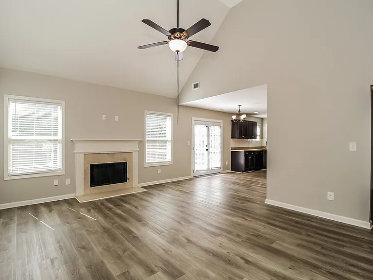 207 Depot Ln — Photo 4