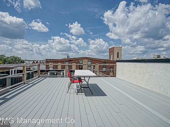3rd image of 2031-33 S Juniper St #304