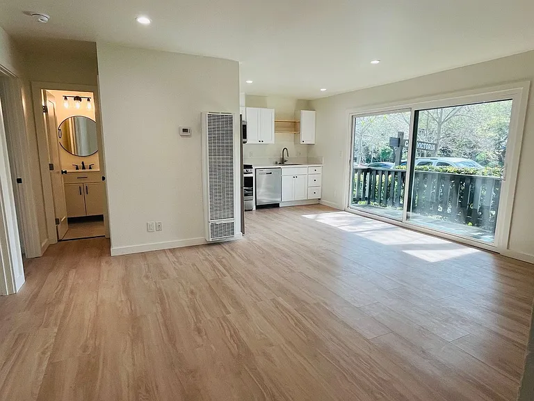 529 W. Victoria - 1236 San Pascual — Photo 14