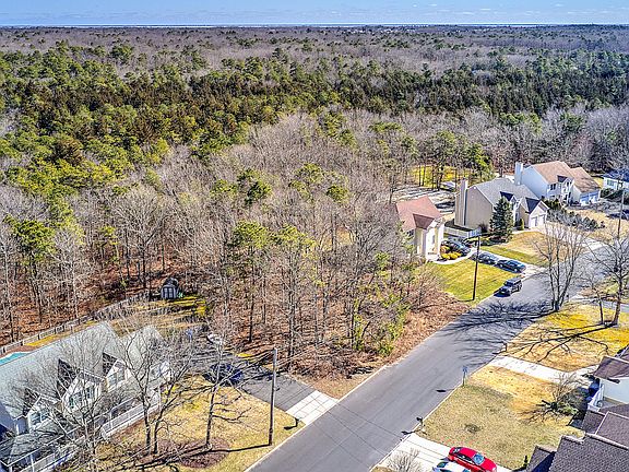 5th image of 785 Buccaneer Ln