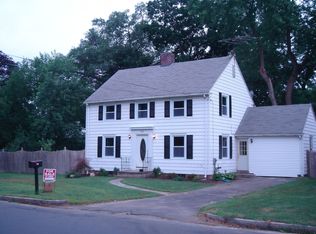 1592 Plumtree Rd, Springfield, MA 01119