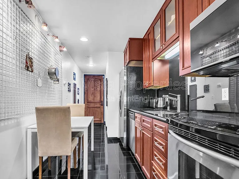 935 Genter St #403C — Photo 9
