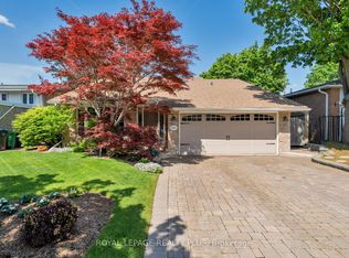 3629 Swirlingleaves Cres, Mississauga, ON L4Y 3P7