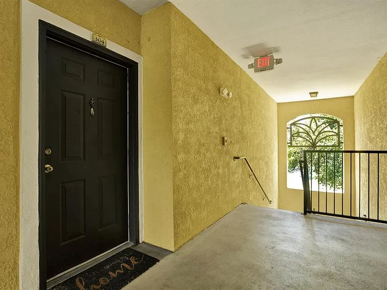 10201 Courtney Palms Blvd #304 — Photo 3