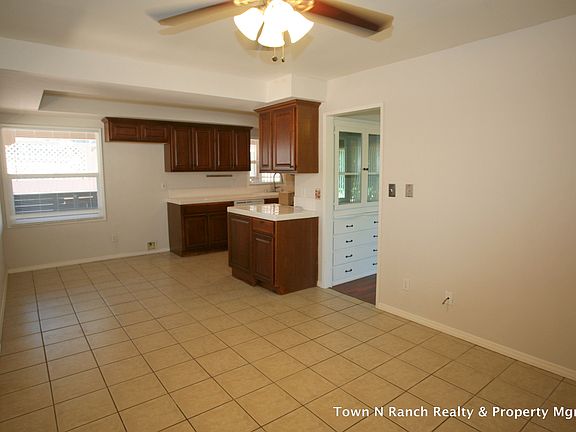 5th image of 4782 Garfield St