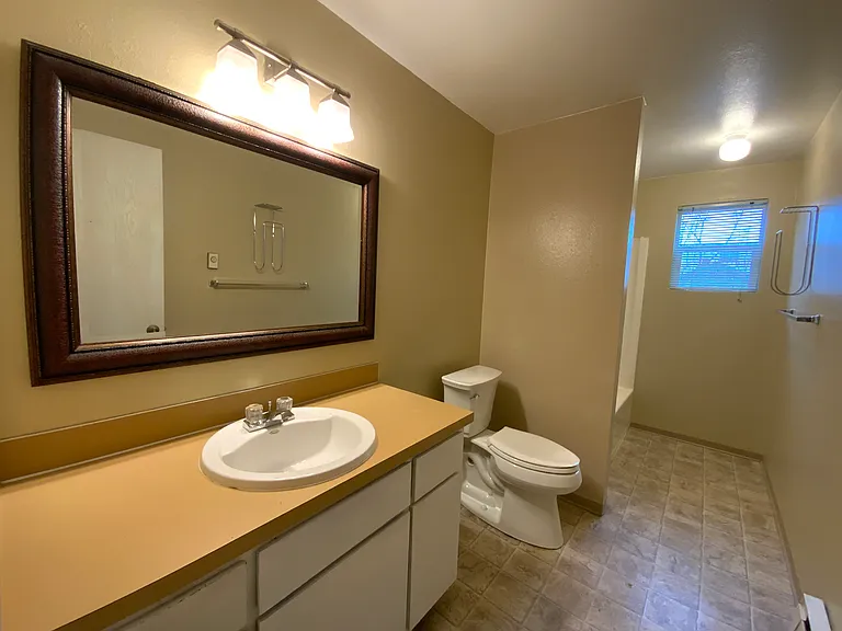 2405 Grand Ave #8 — Photo 12