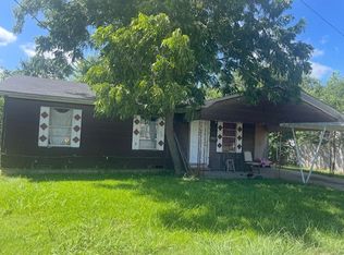 810 E Navarro Ave, Mart, TX 76664