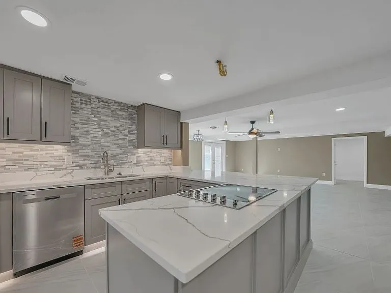 2341 Talbrook Ter — Photo 3