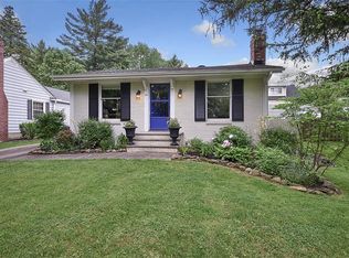 135 S Main St, Chagrin Falls, OH