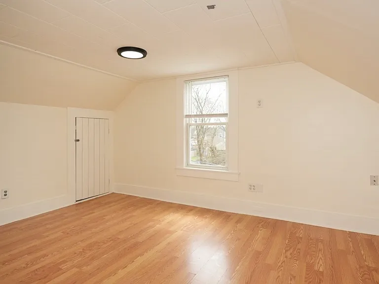 16 Front St #2 — Photo 7