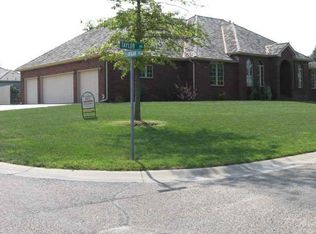 27 Taylor Ave, Augusta, KS 67010