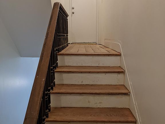 Steps leading to interior entrance (second floor unit)