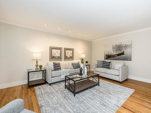 5th image of 13474 Amiot Dr
