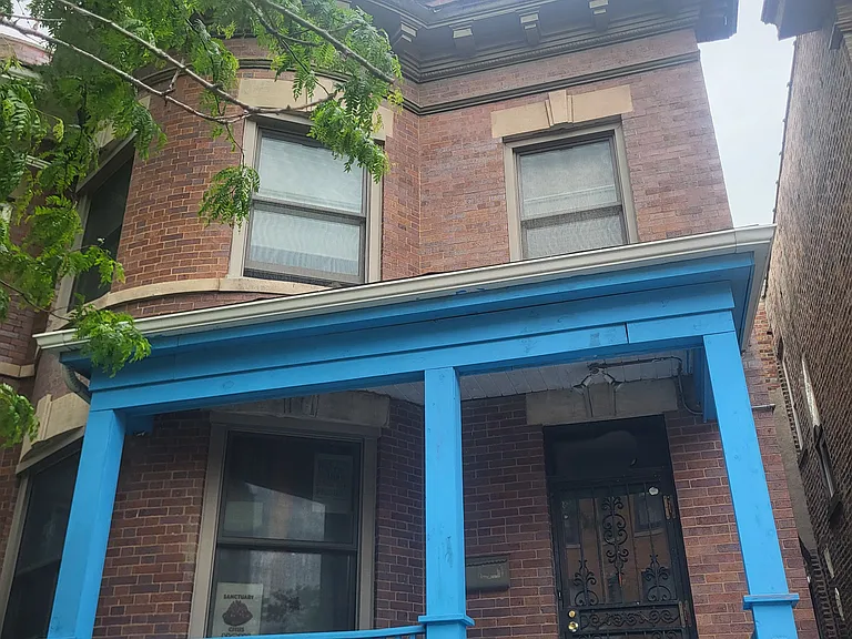 5403 S Maryland Ave — Photo 1