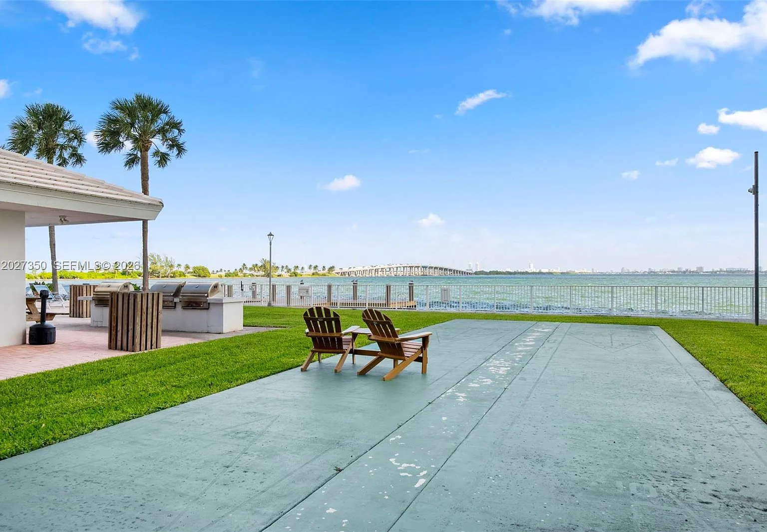 Bay Park Towers Condo — Photo 3