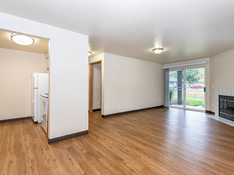 Brookside Gardens Apartments — Photo 11