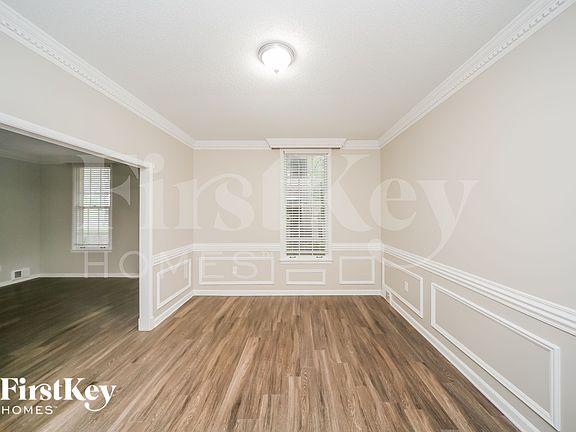 3rd image of 7270 Stamford Dr