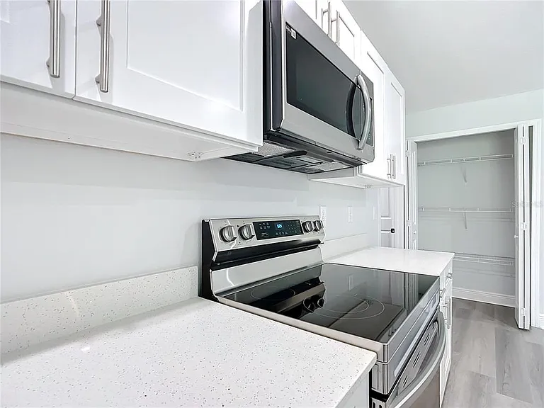 13609 SE 53rd Ave — Photo 8