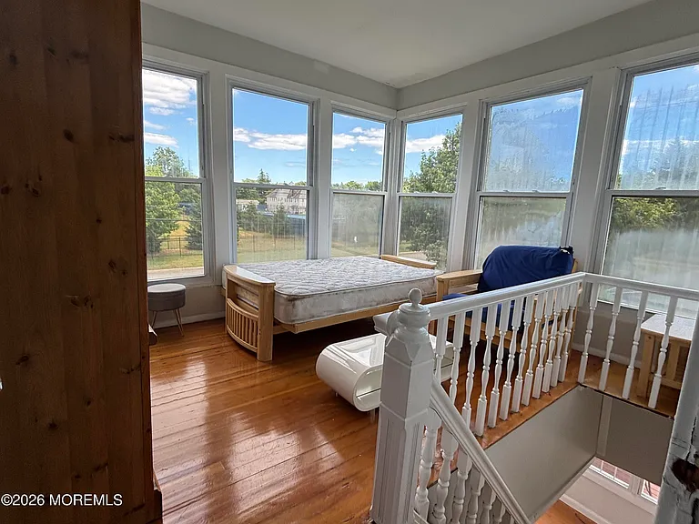 64 Hollywood Ave — Photo 16