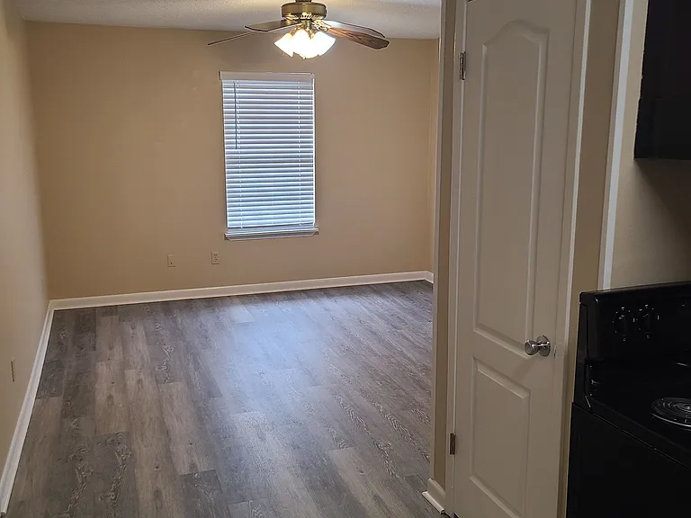 Jaymar Apartments — Photo 45