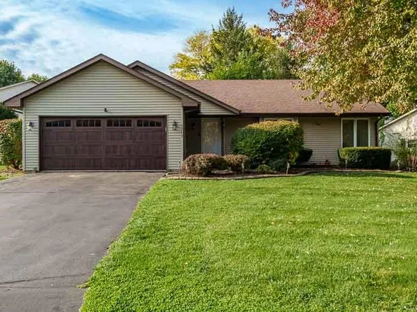 5349 Red Tail Dr, Machesney Park, IL 61115