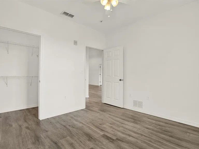 10201 Courtney Palms Blvd #304 — Photo 13
