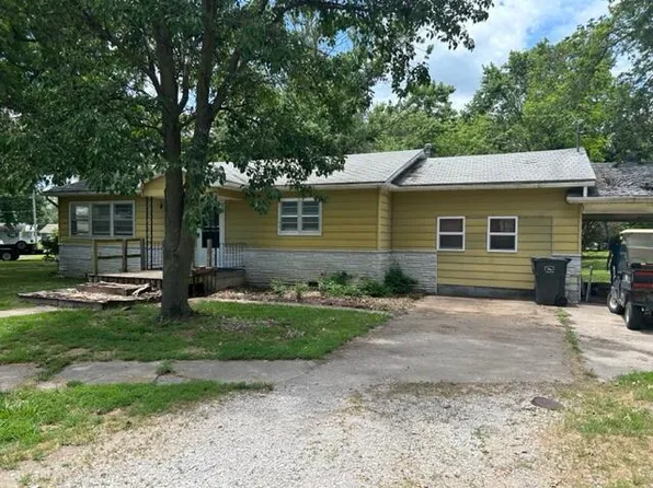 212 S Huston St, Altamont, KS 67330