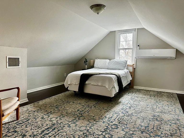S 1st St — Photo 17