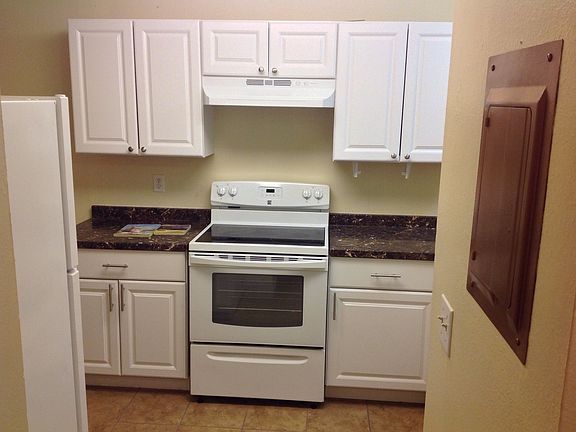 4th image of 205 N Empire Blvd APT 4