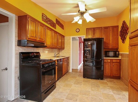 3rd image of 559 Kimball Ave