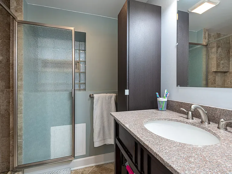 2324 W Medill Ave #1 — Photo 10