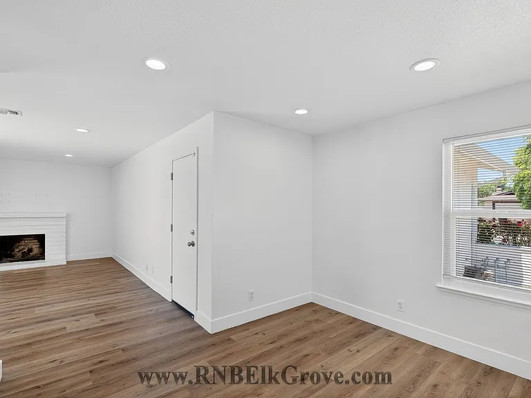 6844 Sandrock Way — Photo 10