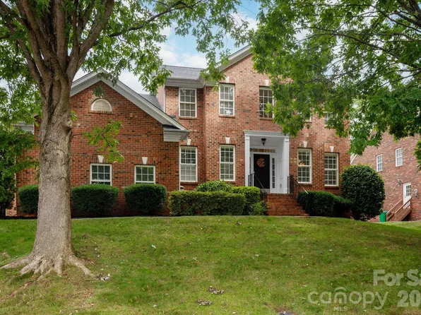 8306 Denholme Dr, Waxhaw, NC 28173