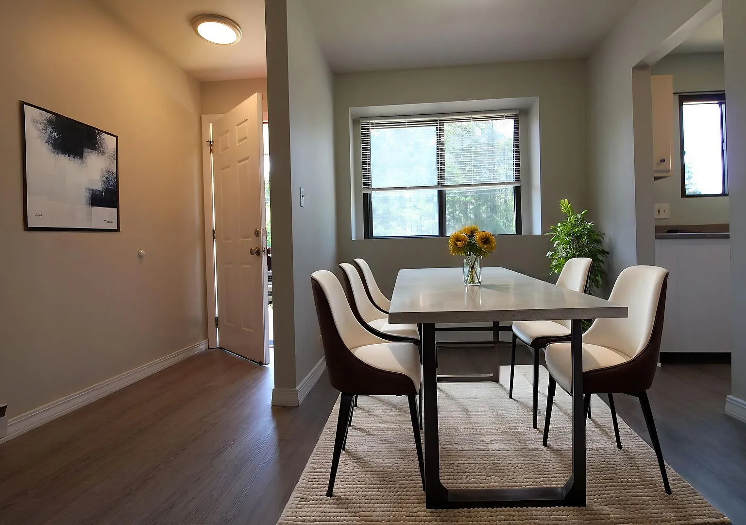 29 Gray Gardens — Photo 1